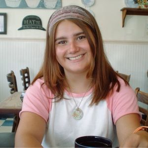 Meet your Posher, Clair